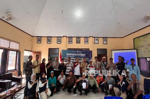 Tim Ekspedisi Patriot IPB Dukung Petani Tanah Miring Tingkatkan Mutu Gabah
