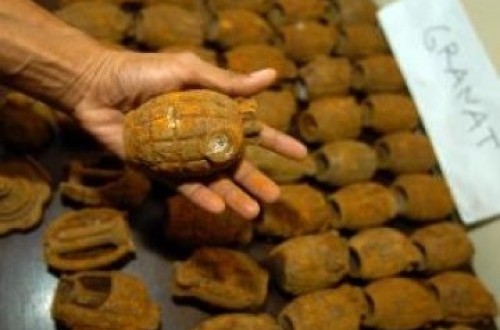 Gali Tanah Buat Septic Tank, Kuli Bangunan di Cirebon Temukan Granat Tangan