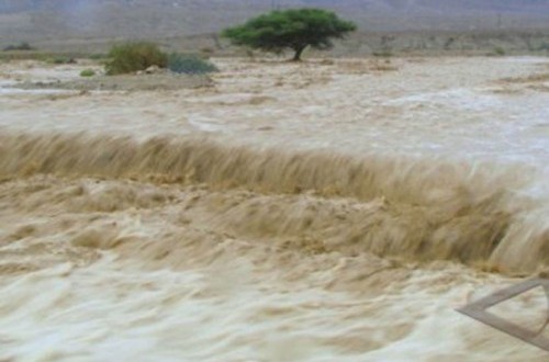 Banjir Bandang Terjang Cipanas Puncak dan Ciomas Bogor, Jalanan Berubah Seperti Lautan