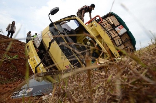 Lima Kendaraan Tabrakan Beruntun di Wonosobo, Satu Orang Tewas di Tempat