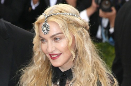 Perhiasan dan Pakaian Madonna Hilang Seusai Tampil di Coachella