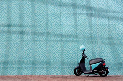 Penjualan Motor Listrik Ini Melonjak Enam Kali Lipat Gara-Gara Harga BBM di RI Naik