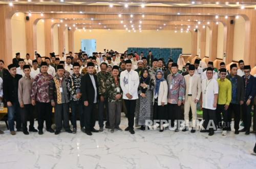 Multaqa Ru'asa Al-Ma'ahid di STMIK AMIK Bandung Perkuat Sinergi Kemandirian Ekonomi Pesantren