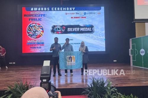 Mahasiswa Bisnis Digital UNM Raih Medali Perak Robotik Dunia di Malaysia