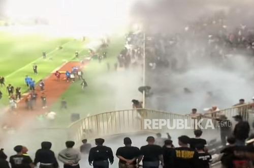 Manajemen PSS Sleman Laporkan Oknum Suporter yang Nyalakan APAR Saat Laga Vs Barito Putera