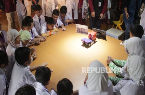 Siswa SD Rakit Prototipe Motor Listrik di Olimpiade Einstein 2026