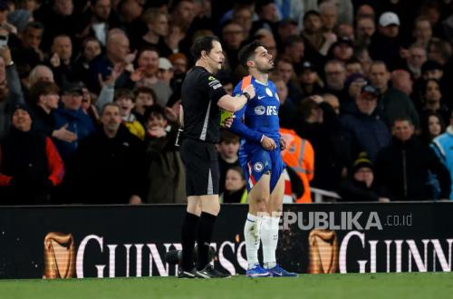 Lolos dari Sanksi UEFA, Pedro Neto Dapat Peringatan Keras Usai Insiden Dorong Anak Gawang