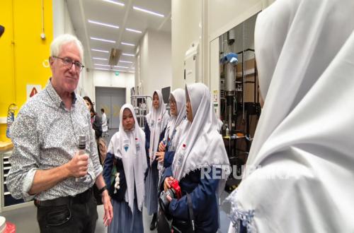 12 Siswa Al Hikmah Surabaya Raih 20 Letter of Acceptance dari Perguruan Tinggi Dunia