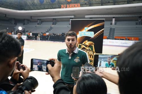 Pelatih Hornbills Cesar Camara Waspadai Kekuatan Lokal Pelita Jaya di Final IBL 2026
