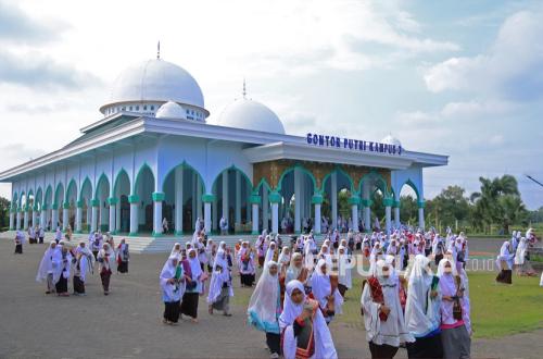Gontor, Ronggowarsito, dan Nilai-Nilai Pesantren