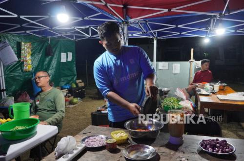 Muhammadiyah delivers aid and 1,400 meal packs to survivors