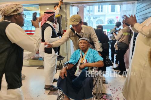 Sampai ke Tanah Suci Lewat Mata Hati, Perjuangan Petani Penderita Disabilitas Netra untuk Berhaji