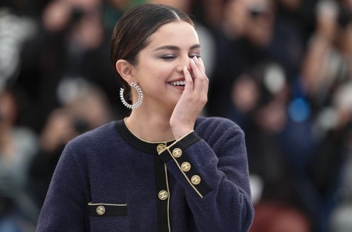 Selena Gomez Cerita Perjuangan Bipolar, Pernah Salah Diagnosis dan Rehabilitasi