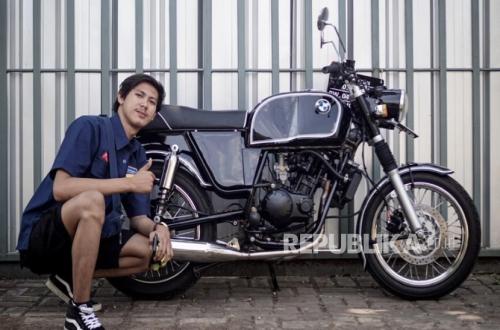 Bermula dari Garasi, Mahasiswa UNM Ini Bisa Raup Omzet Setengah Miliar dari Modifikasi Motor!