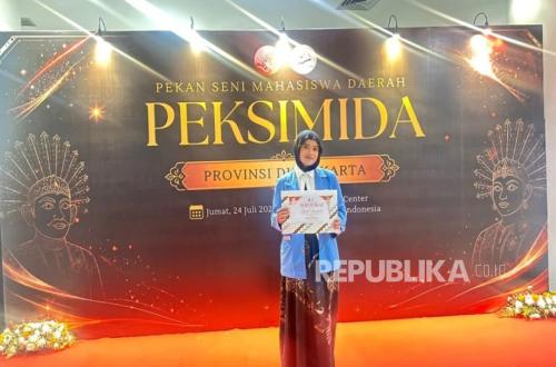 Mahasiswi UNM Juara PEKSIMIDA DKI 2026, Monolog 'Balada Sumarah' Bawa Pulang Juara Harapan 1