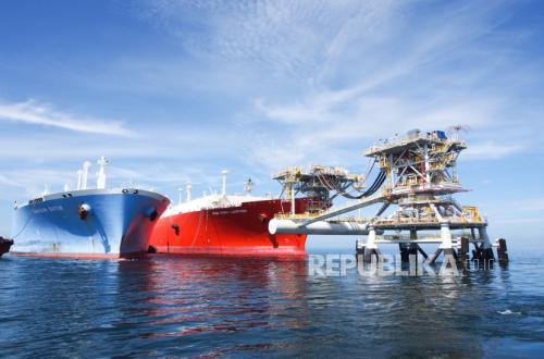 Dua Kapal LNG Qatar Gagal Tembus Selat Hormuz, Putar Balik di Teluk Persia