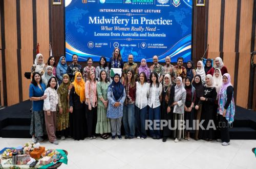 Calon Tenaga Kesehatan Perlu Punya Perspektif Global Hadapi Perubahan Layanan Kesehatan