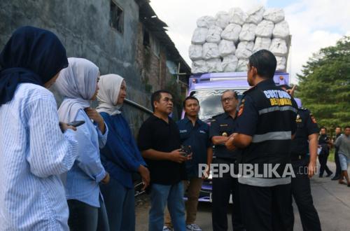 Ekspor Berlanjut, CV Rizki Mandiri Berhasil Kirim 96 Ribu Sapu Glagah ke Bangladesh
