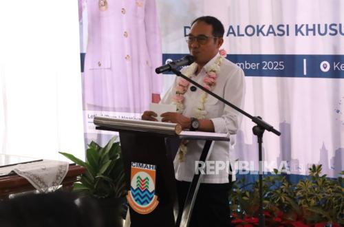 Wali Kota Cimahi Larang ASN Main Sosmed dan Live TikTok Saat Jam Kerja