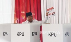 Presiden Prabowo Mencoblos di TPS 08 Desa Babakanmadang, Bogor