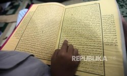 ILUSTRASI Menuntut ilmu agama
