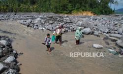 Menhut Gandeng TNI Rehabilitasi Daerah Aliran Sungai