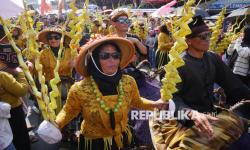 In Picture: Atraksi Seni dan Pawai Budaya Meriahkan Lembang Street Carnival 