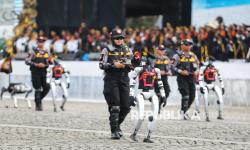 In Picture: Atraksi Robot dan Defile Pasukan Warnai HUT ke-79 Bhayangkara di Monas