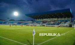 Panpel Arema FC Legawa Terima Sanksi PSSI Atas Pelemparan Bus Persik