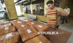 In Picture: Polisi Gagalkan Penyelundupan 200 Kilogram Ganja Kering