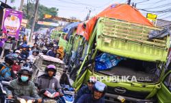 Aktivitas Truk Tambang Proyek PIK 2 Disetop Sementara Menyusul Aksi Pengadangan Warga