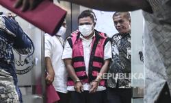 In Picture: Tiga Tersangka Kasus Korupsi PT Timah Ditahan Kejagung