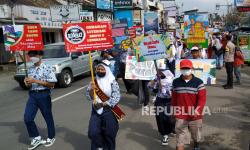 In Picture: Karnaval HUT Ke-77 Kemerdekaan RI Lembang