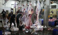 In Picture: RPH Ciroyom Bandung Layani Pemotongan Hewan Kurban
