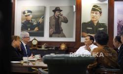 Usai dari Istana,  Bos Apple Temui Prabowo Bahas Kolaborasi