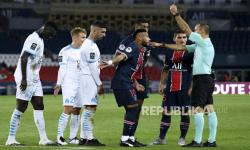In Picture: Laga Panas PSG vs Marseille Diwarnai 5 Kartu Merah