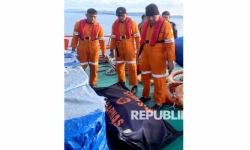 In Picture: 3 Orang Meninggal Dunia dalam Perstiwa Kebakaran KM Bercelona 5 