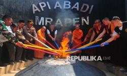 In Picture: Pengambilan Api Abadi Mrapen Jelang Perayaan Waisak