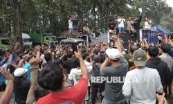 In Picture: Tolak Aturan ODOL, Ribuan Sopir Truk Mogok Beroperasi