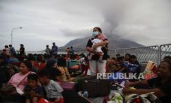 In Picture: Aktivitas Gunung Ruang Meningkat, Ratusan Warga Mengungsi