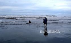 Tiga Wisatawan Terseret Ombak di Pantai Parangtritis