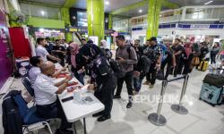 Malam Tahun Baru, 18 Kereta Berhenti di Stasiun Jatinegara