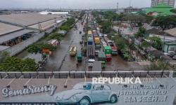 In Picture: Jalur Utama Pantura Semarang-Surabaya Terendam Banjir