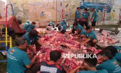 Warga OKU Terima Daging Kurban Bantuan Presiden Prabowo