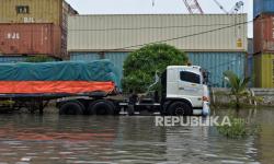 In Picture: BMKG: Waspadai Rob di Jakarta Utara dan Kepulauan Seribu pada 19-24 Mei