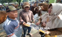 In Picture: Sosialisasi Pencegahan Wabah PMK di Pasar Hewan