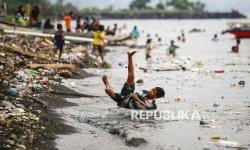  Pemerintah Didesak Lebih Ambisius Atasi Sampah Plastik