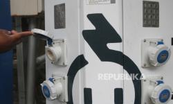 Bahlil dan Airlangga Temui Prabowo Bahas Investasi Baterai Mobil Listrik
