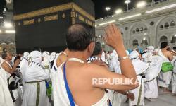Jangan Nekat, Merokok di Masjidil Haram Bisa Didenda dan Dikurung