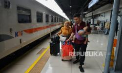 H+7 Lebaran, Pemudik Masih Padati Sejumlah Stasiun Daop 8 Surabaya